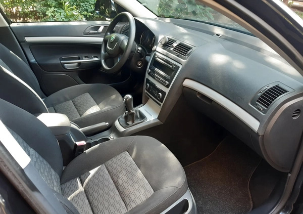 Skoda Octavia cena 14999 przebieg: 163841, rok produkcji 2011 z Trzemeszno małe 46